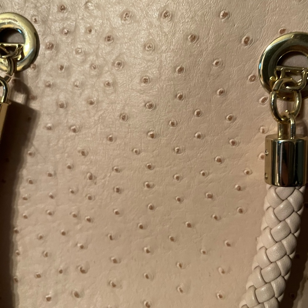 Elegant Cream Handbag - Picture 3 of 3